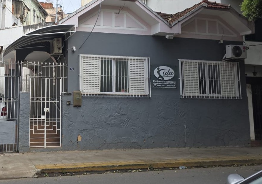 A casa da Cida Depilação, na Rua Tiradentes, 20, Centro de Barra do Piraí